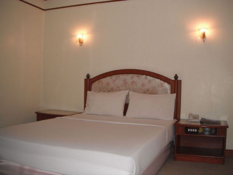 Krabi Royal Hotel Екстер'єр фото