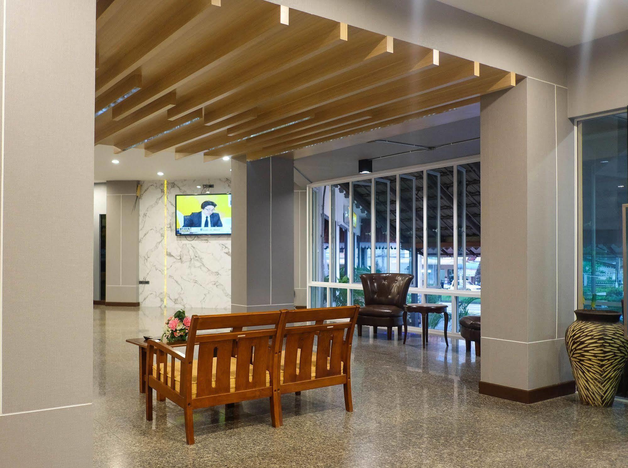 Krabi Royal Hotel Екстер'єр фото