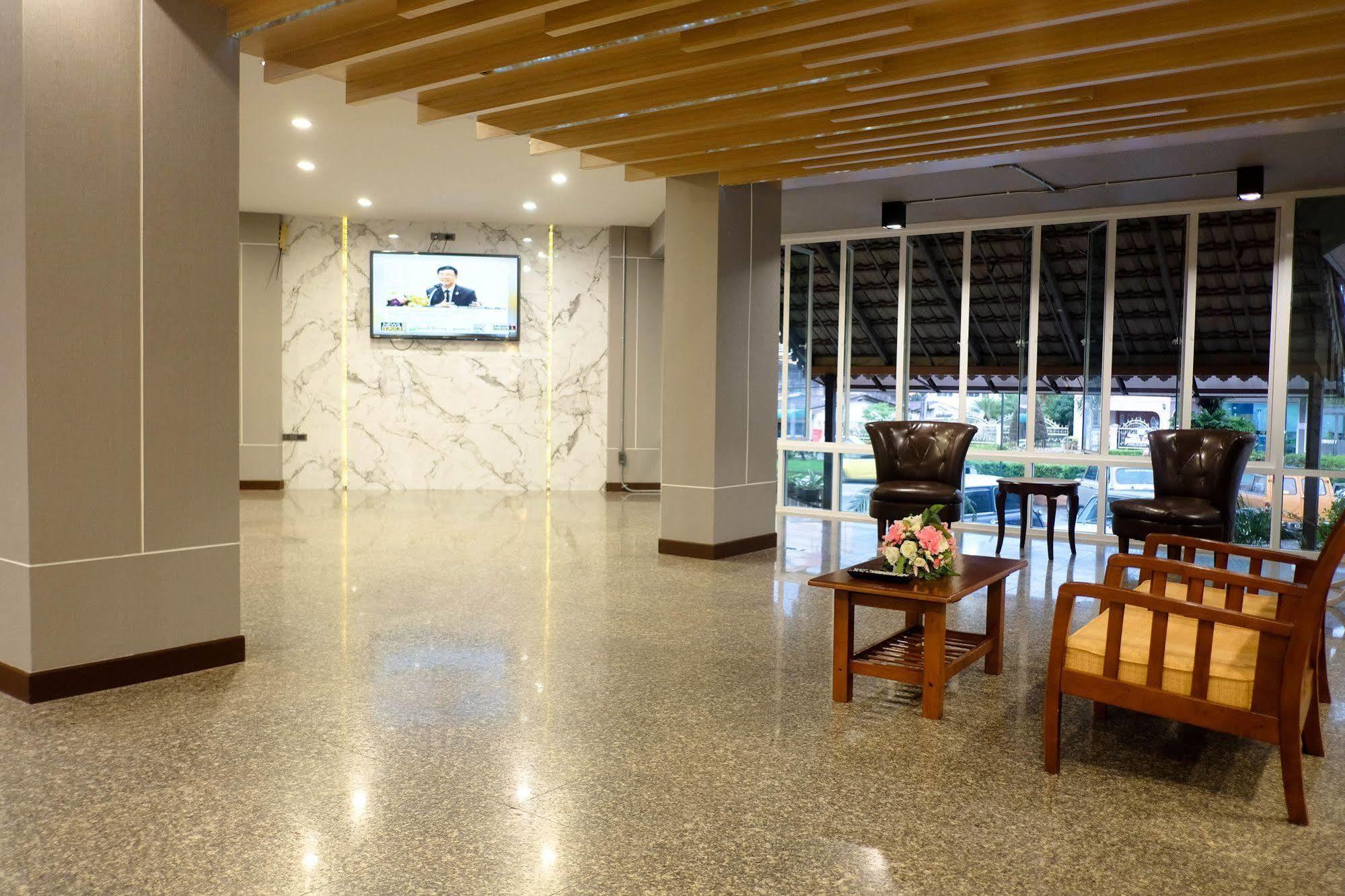 Krabi Royal Hotel Екстер'єр фото